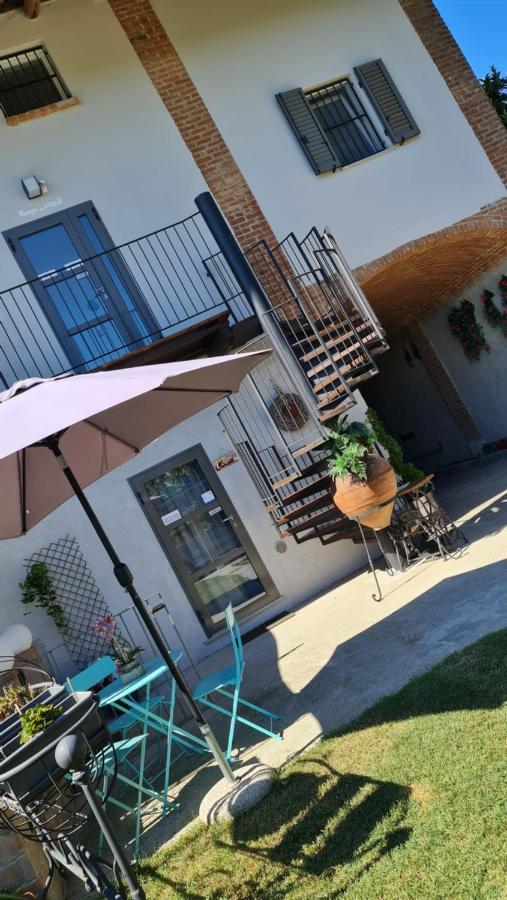 Moncrivello La Tana Dei Corgi Bed & Breakfast エクステリア 写真