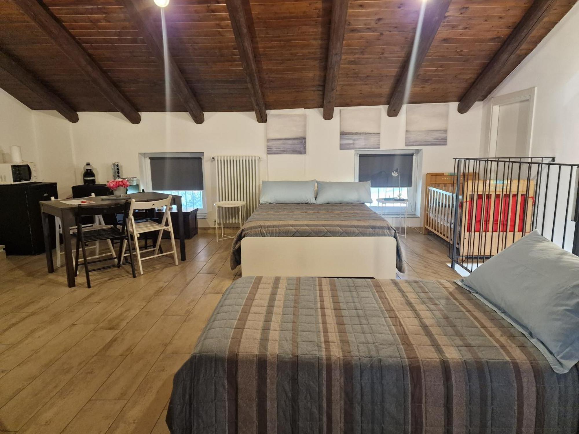 Moncrivello La Tana Dei Corgi Bed & Breakfast エクステリア 写真