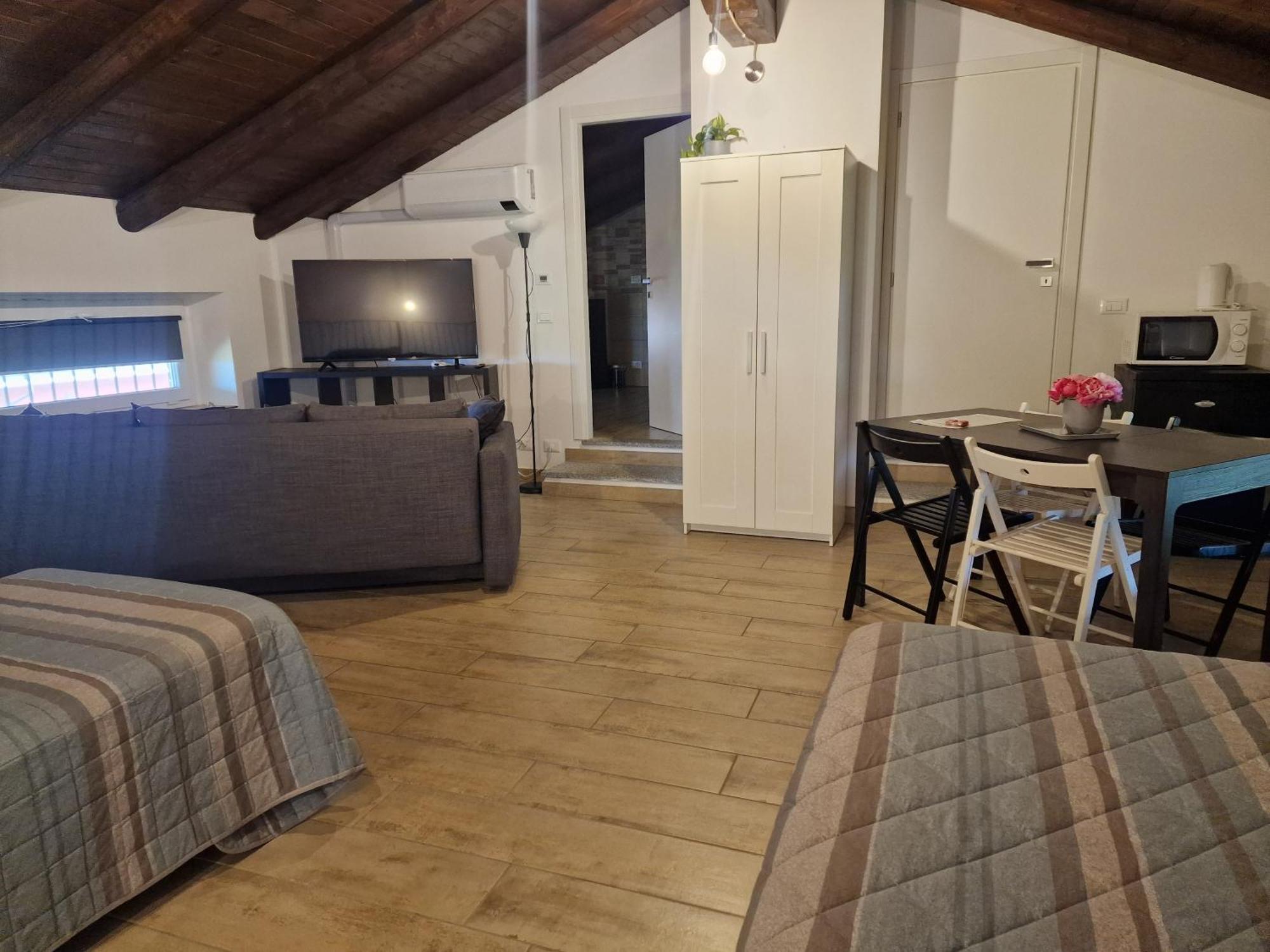 Moncrivello La Tana Dei Corgi Bed & Breakfast エクステリア 写真
